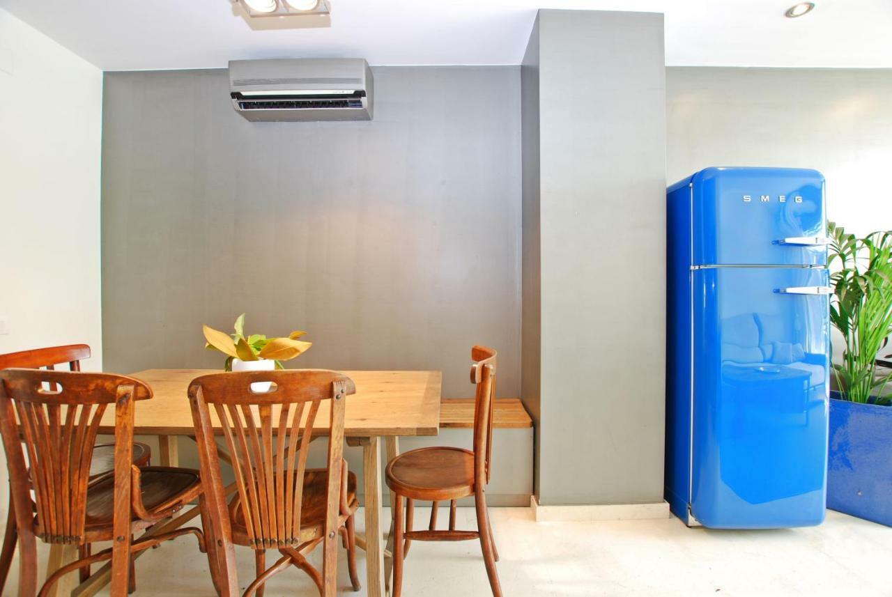 Blue Fridge Apartmen - Blue Fridge Apartmen - Ideal For Couples, Near Beach And Well Connected Leilighet Vilassar De Mar Eksteriør bilde